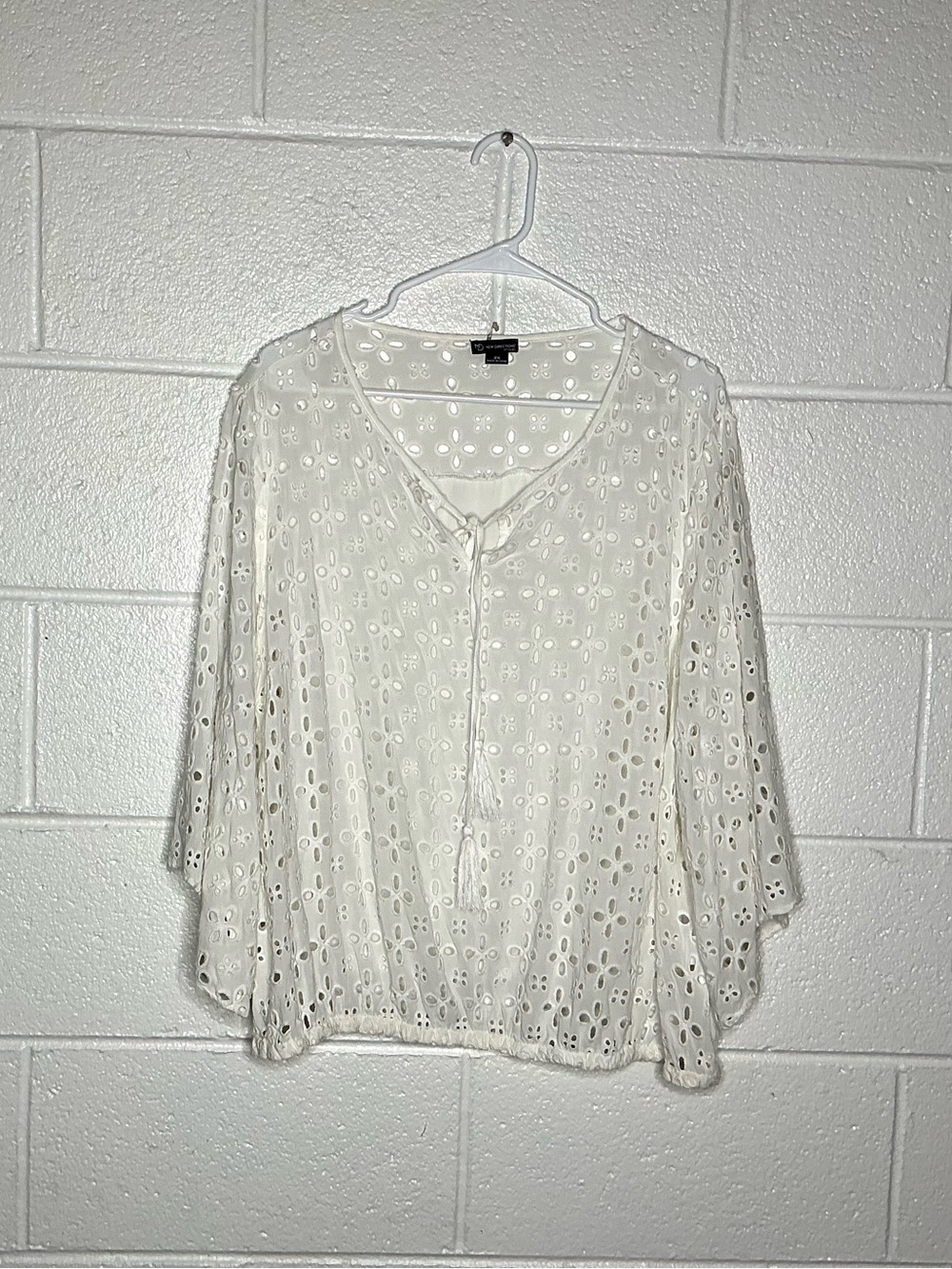 < New Directions Classic White Eyelet Flared Sleeve Blouse >
